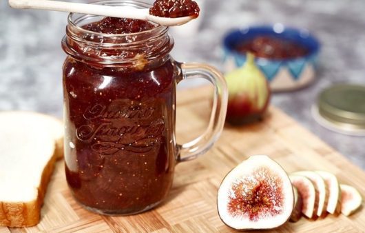 Συνταγή για μαρμελάδα σύκο! Μοναδική γεύση και τέλεια επιλογή να την απολαύσετε με το πρωινό σας. Φτιάξτε την εύκολα και γρήγορα!