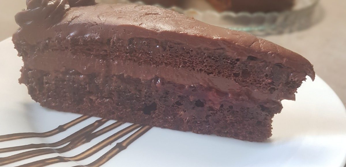 Συνταγή για τούρτα σοκολάτα - φράουλα. Ο τέλειος συνδυασμός που θα σας μαγέψει με την μοναδική γεύση της σοκολάτας και της φράουλας.