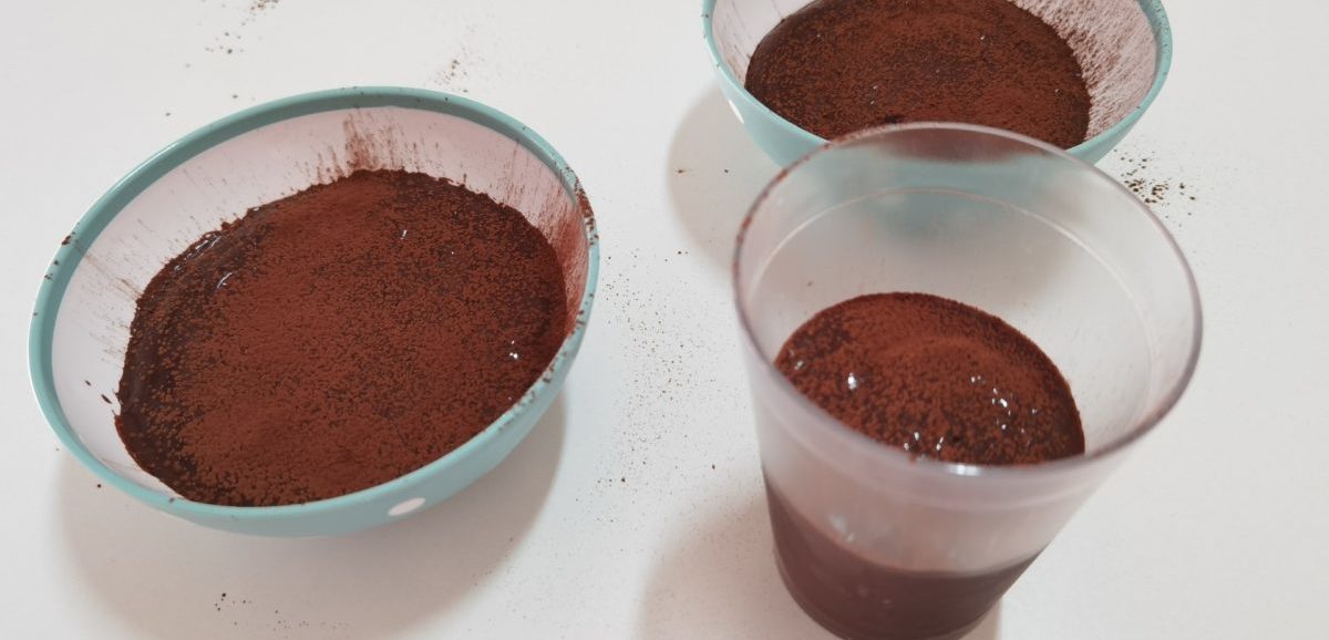 Συνταγή κρέμα σοκολάτα σε 5΄! Φτιάξε την νόστιμη κρέμα με άρωμα σοκολάτας με 4 μόνο υλικά. Εύκολα και γρήγορα !