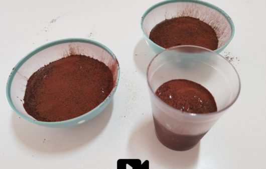 Συνταγή κρέμα σοκολάτα σε 5΄! Φτιάξε την νόστιμη κρέμα με άρωμα σοκολάτας με 4 μόνο υλικά. Εύκολα και γρήγορα !