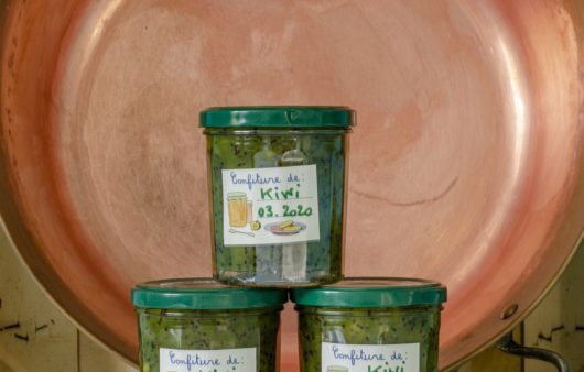 Συνταγή για μαρμελάδα ακτινίδιο! Υπέροχη γεύση και χρώμα, πολλές βιταμίνες και η τέλεια επιλογή για το πρωινό σας. Δοκιμάστε την!