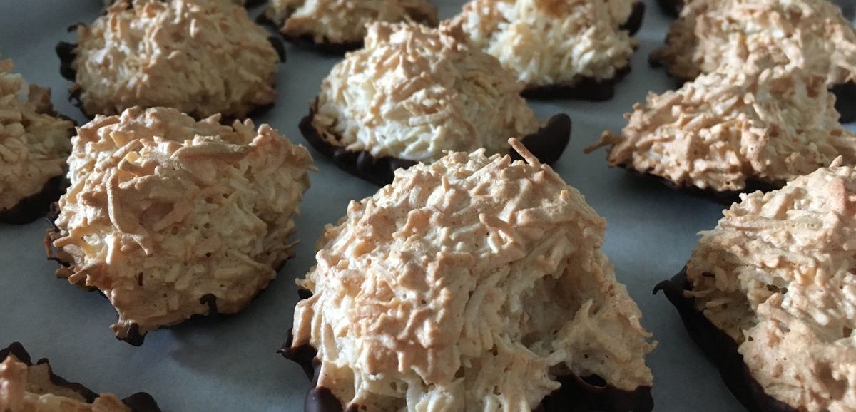 Συνταγή για μπισκότα ινδοκάρυδο! Αν σας αρέσει το ινδοκάρυδο θα λατρέψετε αυτή τα μπισκότα. Τραγανά και με επικάλυψη από σοκολάτα.