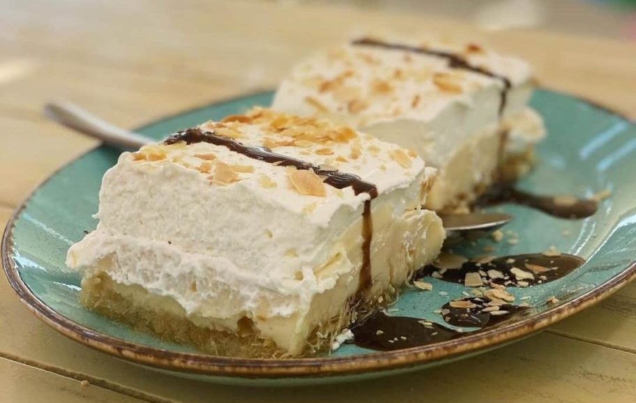 Συνταγή για το παραδοσιακό εκμέκ καταΐφι! Φτιάξτε το απόλυτοεκμέκ σε λίγα λεπτά με βελούδινη κρέμα και κρέμα σαντιγύ.