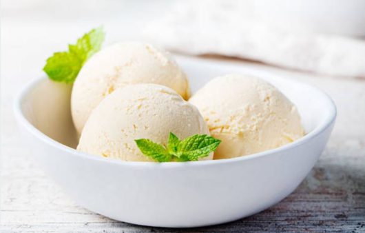 Συνταγή για σορμπέ λευκής σοκολάτας! Δροσερό, καλοκαιρινό, σοκολατένιο και πολύ εύκολο στην παρασκευή.