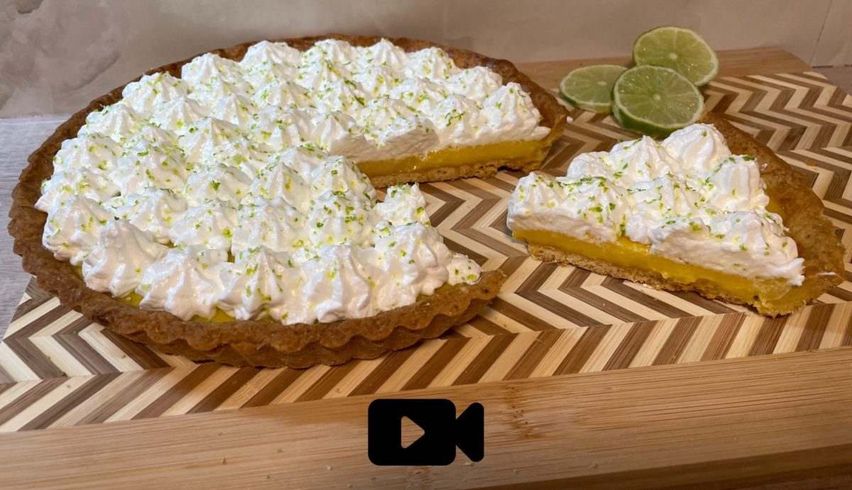 Συνταγή για lemon pie! Η κλασική τάρτα λεμόνι με υπέροχη τραγανή χειροποίητη βάση, βελούδινη κρέμα λεμόνι και γυαλιστερή μαρέγκα.