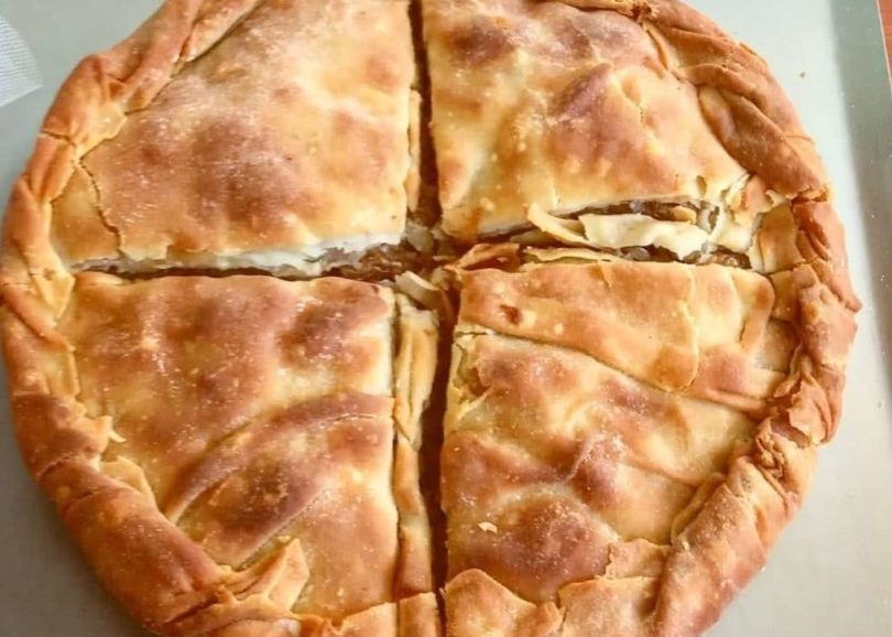 Συνταγή για αλμυρή κολοκυθόπιτα χωρίς φύλλο! Φτιάξτε εύκολα και πολύ γρήγορα την πεντανόστιμη κολοκυθόπιτα και θα μοσχοβολήσει το σπίτι.