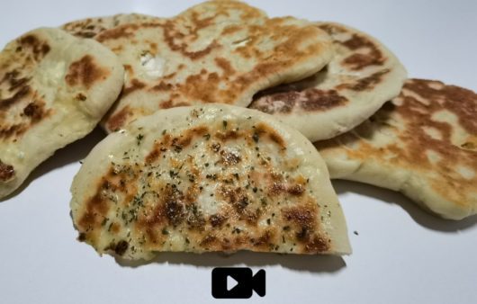 Συνταγή για τέλεια τηγανόψωμα με φέτα! Φτιάξτε τα υπέροχα τραγανά τηγανόψωμα. Παραδοσιακά και Ελληνικά !