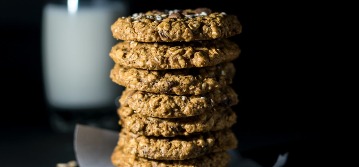 Συνταγή για κουλουράκια με ταχίνι! Μοναδικά θρεπτικά κουλουράκια με ταχίνι και σουσάμι. Ιδανικά για το πρωϊνό και τον καφέ σας.