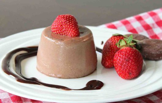 Συνταγή για πανακότα σοκολάτας. Μοναδικά σοκολατένια και πολύ εύκολη στην παρασκευή. Φτιάξτε την σε 10 μόλις λεπτά.