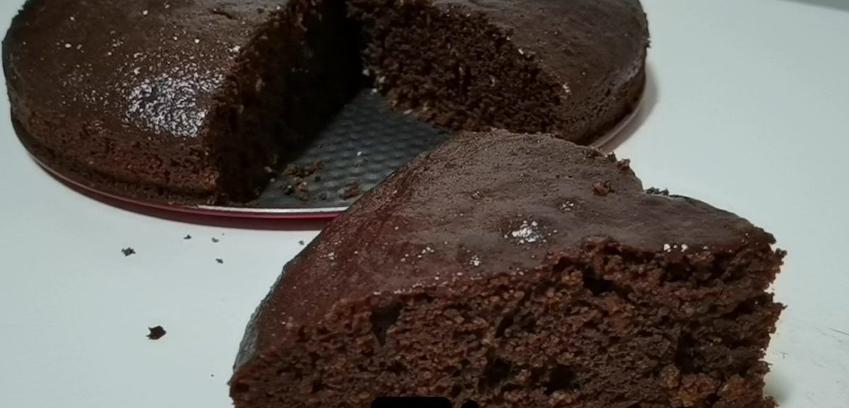 Συνταγή για νηστίσιμο κέικ σοκολάτας! Είναι πανεύκολο, νηστίσιμο με πλούσια αρώματα και φυσικά σοκολατένιο!