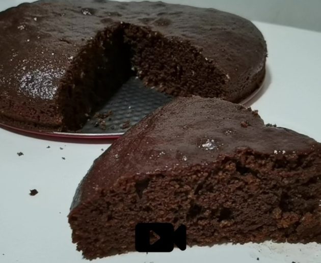 Συνταγή για νηστίσιμο κέικ σοκολάτας! Είναι πανεύκολο, νηστίσιμο με πλούσια αρώματα και φυσικά σοκολατένιο!