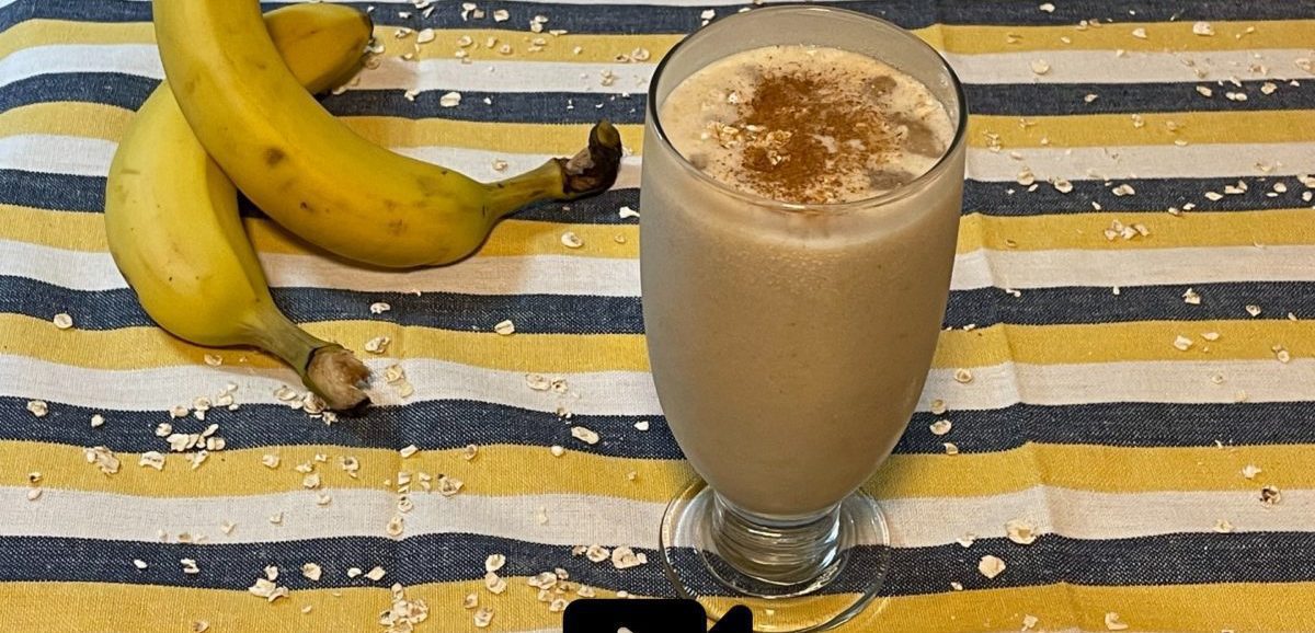 Δοκιμάστε αυτό το υπέροχο και εύκολο smootie με μπανάνα και βρώμη. Ιδανική επιλογή για το πρωϊνό μας καθώς μας δίνει αρκετή πρωτεΐνη και ενέργεια.