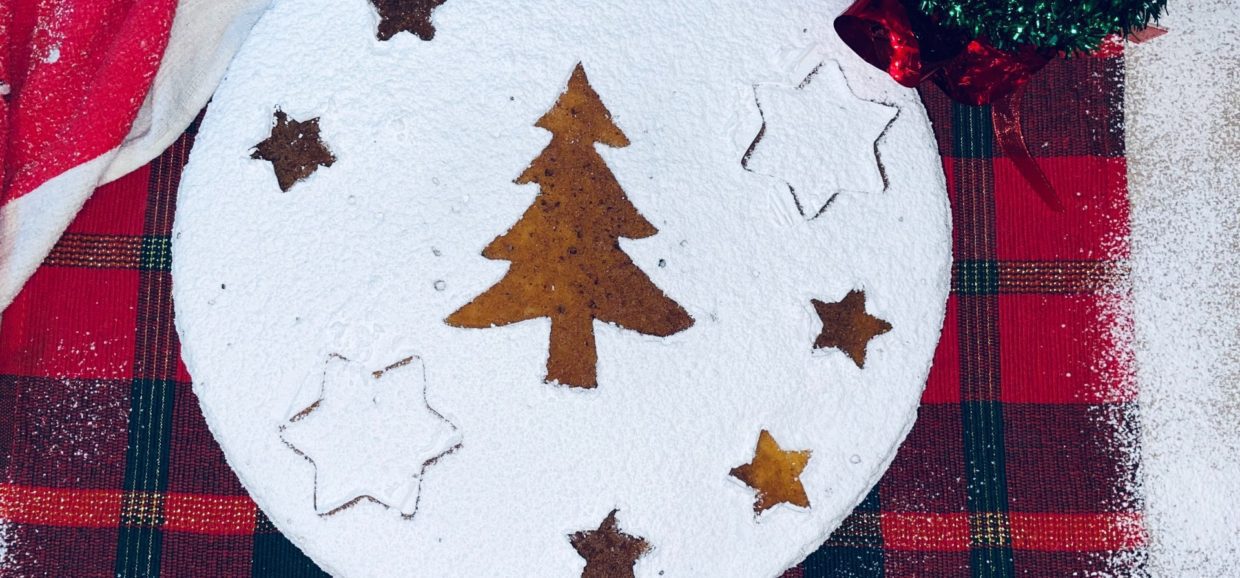 Συνταγή για βασιλόπιτα κέικ. Υπέροχη, βουτυρένια και με την προσθήκη αμυγδάλου θα γίνει η αγαπημένη σας.