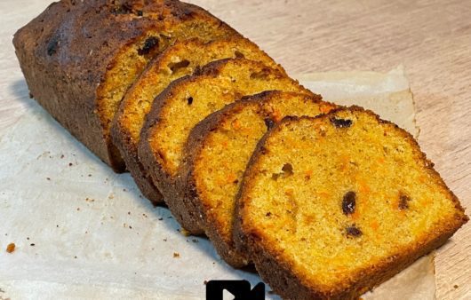 Συνταγή για κέικ καρότο. Φτιάξτε το αφράτο και ζουμερό κέικ εύκολα, γρήγορα και με απλά βήματα.