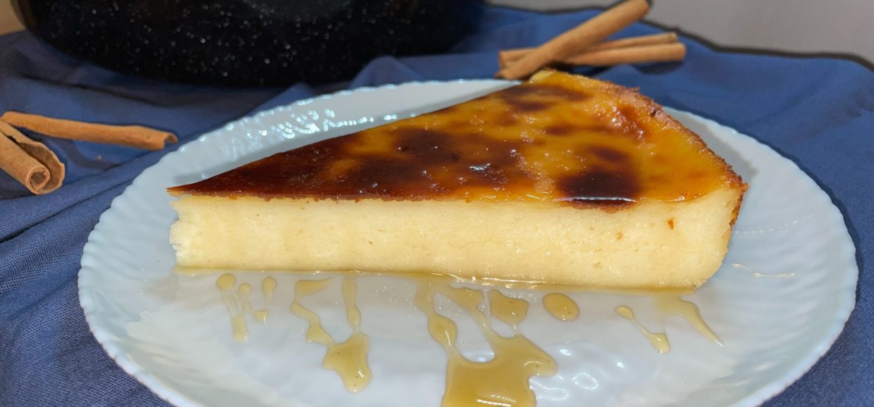 Συνταγή για υπέροχη γαλατόπιτα χωρίς φύλλο. Υπέροχη αρωματική κρέμα βανίλιας με άρωμα λεμονιού που θα σας ενθουσιάσει.