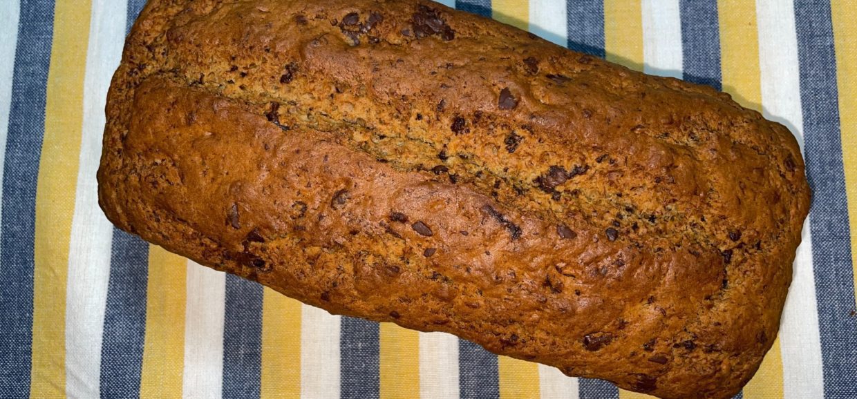 Συνταγή για vegan banana bread. Ένα υπέροχο banana bread που συνδυάζει μπανάνα, καφέ εσπρέσο και σοκολάτα.