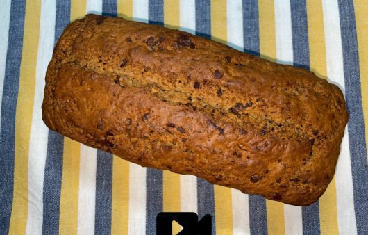Συνταγή για vegan banana bread. Ένα υπέροχο banana bread που συνδυάζει μπανάνα, καφέ εσπρέσο και σοκολάτα.