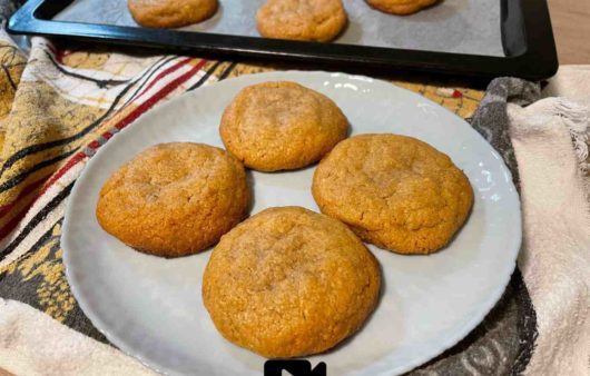 Συνταγή για μπισκότα με φυστικοβούτυρο. Φτιάχνονται με μόλις 4 υλικά. Γίνονται γρήγορα και έχουν υπέροχη γεύση!