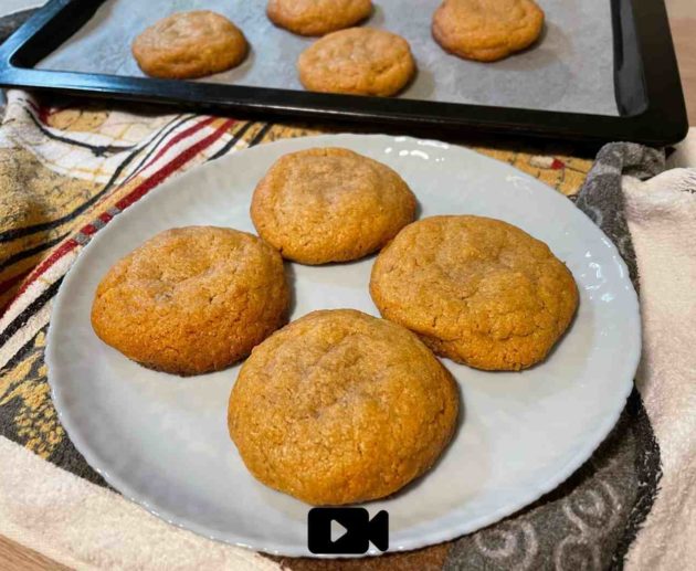 Συνταγή για μπισκότα με φυστικοβούτυρο. Φτιάχνονται με μόλις 4 υλικά. Γίνονται γρήγορα και έχουν υπέροχη γεύση!