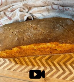 Εύκολο Ψωμί Στη Φόρμα Του Κέικ