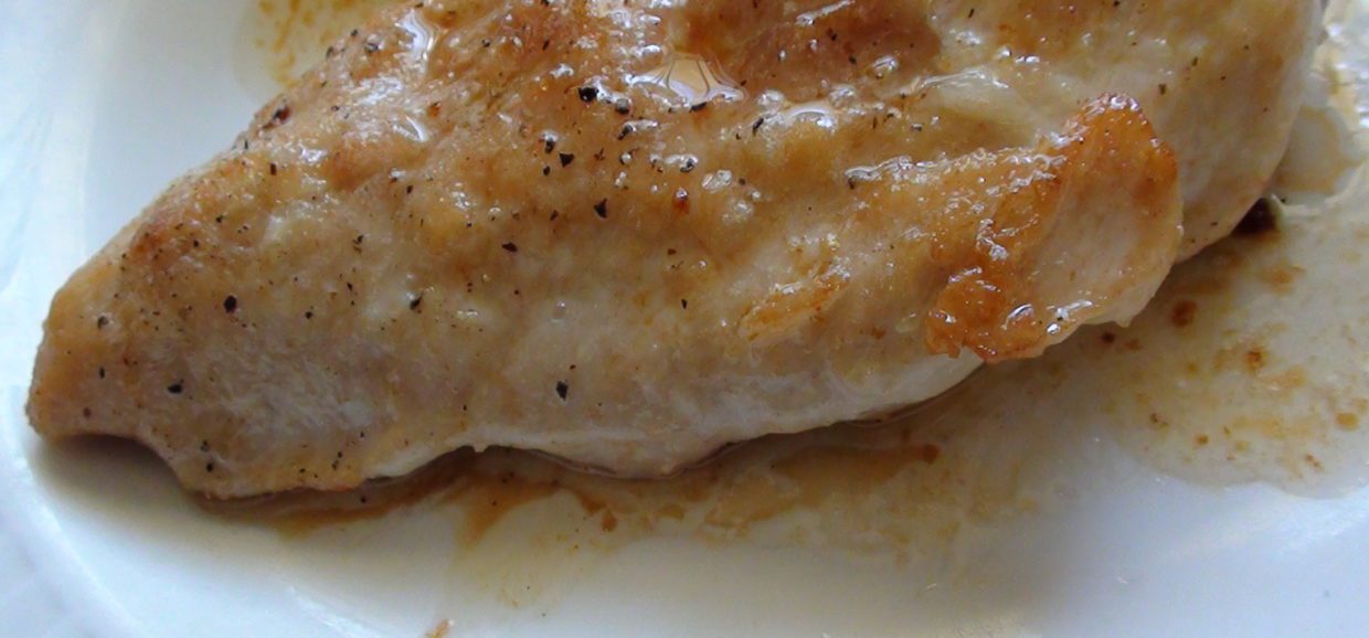 Δοκιμάστε αυτήν την υπέροχη και εύκολη συνταγή για ζουμερό στήθος κοτόπουλο σε λίγα μόνο λεπτά.