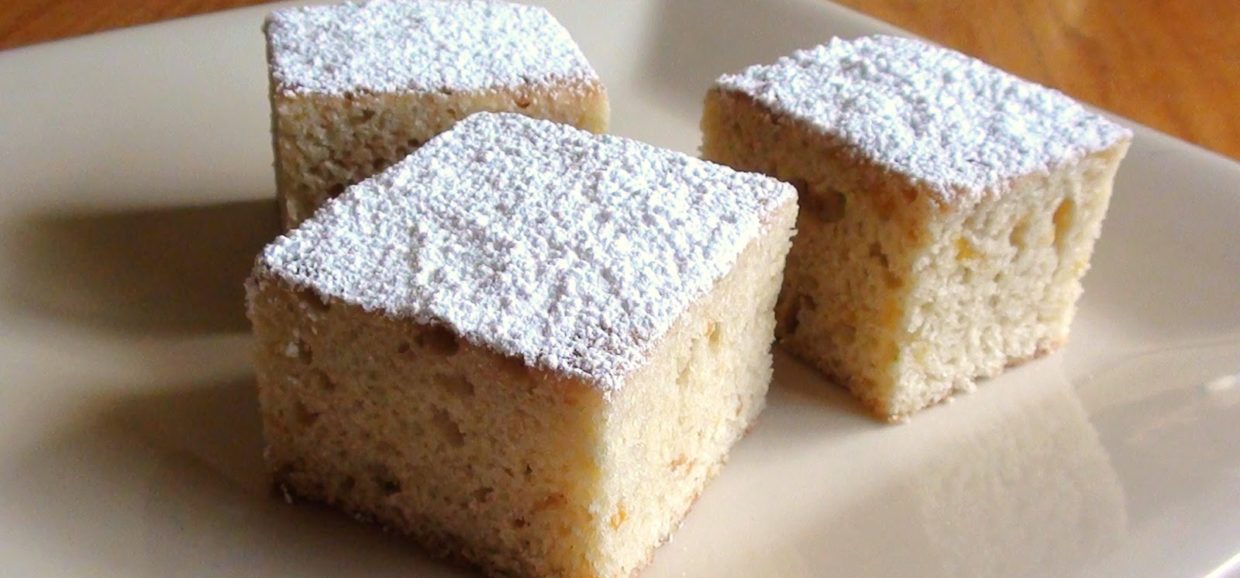 Φτιάξτε αυτό το υπέροχο κέικ βουτύρου με μαρμελάδα. Είναι η ιδανική επιλογή για να συνοδεύσει το τσάι ή τον καφές σας.