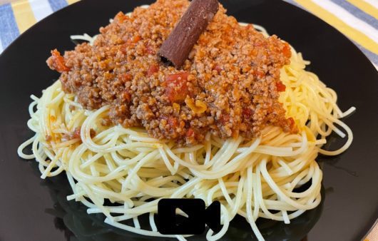 Συνταγή για μοσχαρίσιο κοκκινιστό κιμά. Δοκιμάστε έναν μυρωδάτο και ζουμερό κιμά που συνοδεύει υπέροχα τα σπαγκέτι μας και άλλες συνταγές.