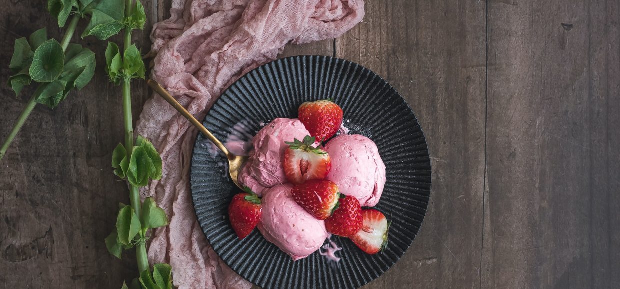 Συνταγή για σορμπέ φράουλα! Η τέλεια επιλογή για τις ζεστές ημέρες του καλοκαιριού με φρέσκες φράουλες!