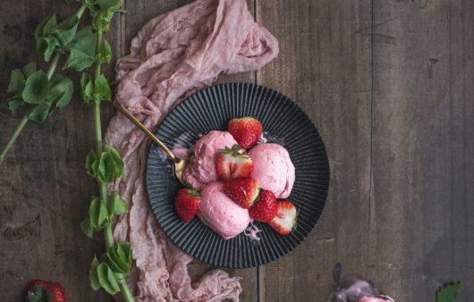 Συνταγή για σορμπέ φράουλα! Η τέλεια επιλογή για τις ζεστές ημέρες του καλοκαιριού με φρέσκες φράουλες!