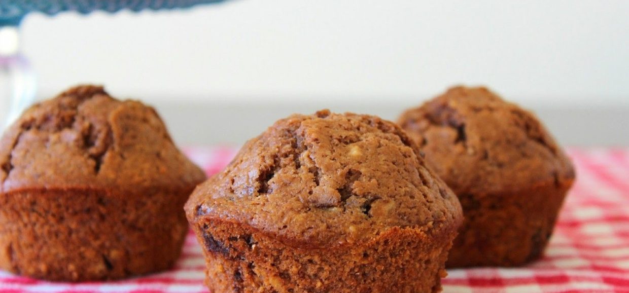 Συνταγή για muffins σοκολάτας με πορτοκάλι. Ένας υπέροχος συνδυασμός που ταιριάζει αρμονικά στον ουρανίσκο μας.