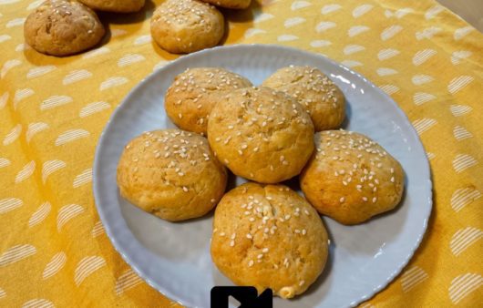 Συνταγή για τυροπιτάκια σε 5 λεπτά. Μια εύκολη και γρήγορη συνταγή, ιδανική για τη δουλειά και την καθημερινότητά σας.