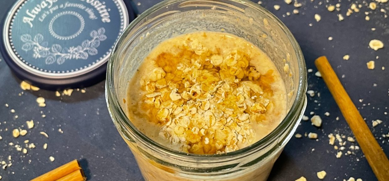 Συνταγή για overnight oats με φυστικοβούτυρο. Είναι τέλειο, νόστιμο και θρεπτικό πρωινό με μόλις 5 λεπτά προετοιμασία.