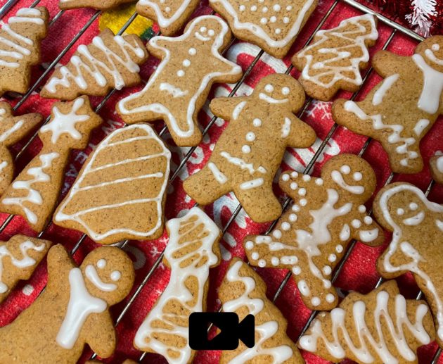 Συνταγή για μπισκότα gingerbread με τζίντζερ και κανέλα. Ένα κλασικό χριστουγεννιάτικο μπισκότο που θα το διακοσμήσετε μαζί με τα παιδιά σας. 