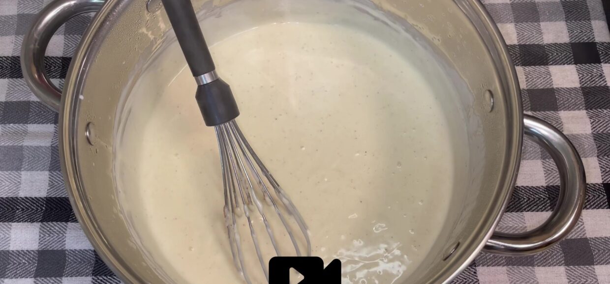 Συνταγή για υπέροχη μπεσαμέλ για το παστίτσιο σας και όχι μόνο. Είναι ανάλαφρη, νόστιμη και με υπέροχη υφή.