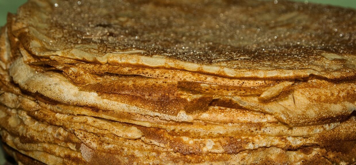 Μια υπέροχη συνταγή για νόστιμες και πιο υγιεινές κρέπες με αλεύρι ολικής άλεσης και μέλι.