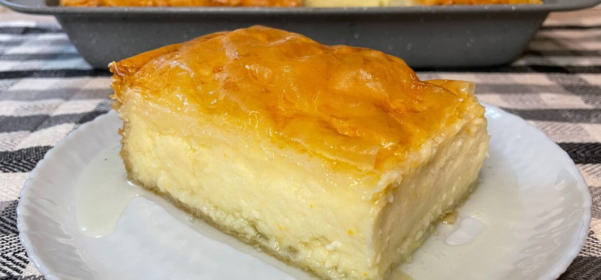 Δοκιμάστε αυτή τη συνταγή για γαλακτομπούρεκο με μοναδική κρέμα με υπέροχη υφή και σιροπιασμένο όσο πρέπει.