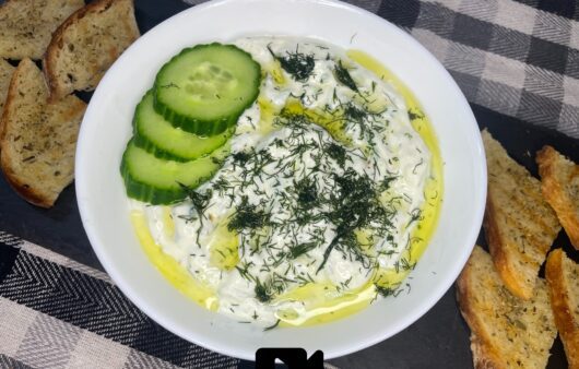 Το τζατζίκι είναι ένα από τα πιο γνωστά Ελληνικά ορεκτικά και το συνοδεύουμε ιδανικά με κρέας, σάντουιτς, πατάτες και πίτες. 