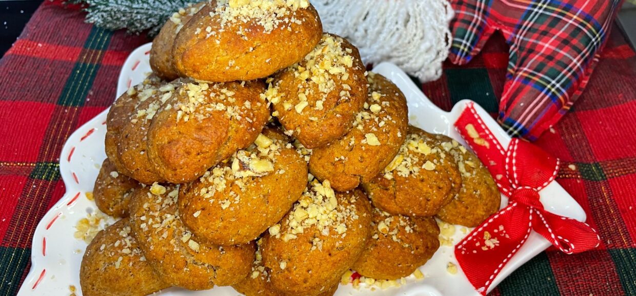 Συνταγή για μελομακάρονα χωρίς ζάχαρη! Τραγανά, σιροπιασμένα όσο πρέπει και ιδανικά για όσους δεν καταναλώνουν ζάχαρη.