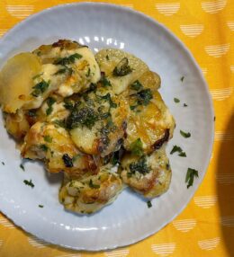 Πατάτες Με Κίτρινο Τυρί Στο Τηγάνι