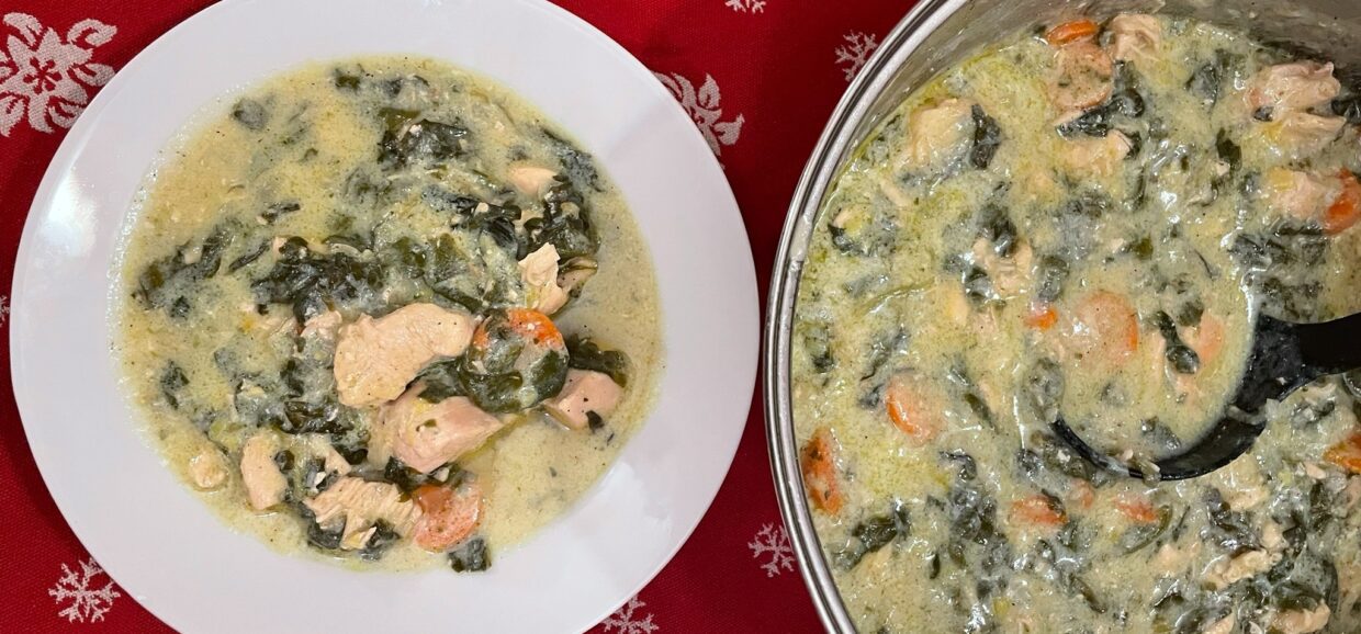 Δοκιμάστε μια φανταστική συνταγή για κοτόπουλο με πράσο αυγολέμονο. Είναι ένα ελαφρύ γεύμα και τέλεια χυλωμένο.