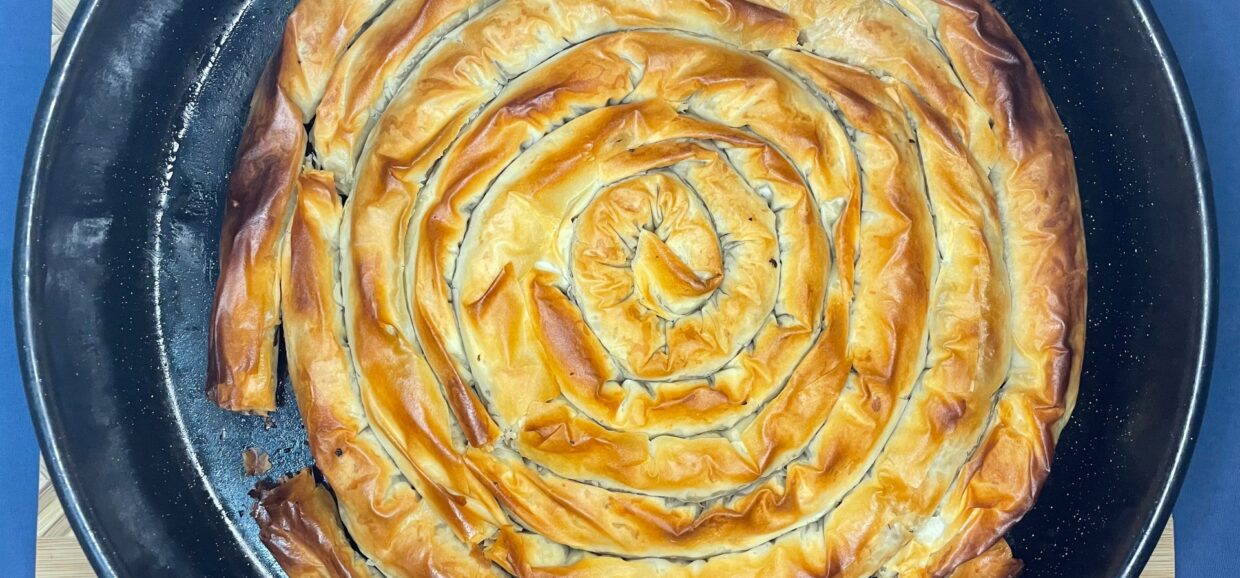 Συνταγή για την απόλυτη γλυκιά κολοκυθόπιτα και φυσικά νηστίσιμη για να την απολαμβάνετε οποιαδήποτε μέρα.