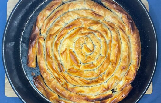 Συνταγή για την απόλυτη γλυκιά κολοκυθόπιτα και φυσικά νηστίσιμη για να την απολαμβάνετε οποιαδήποτε μέρα.