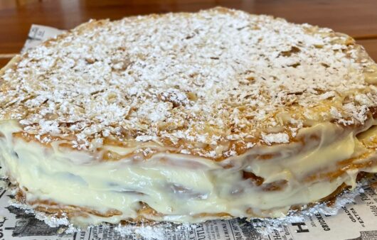 Μιλφέιγ γρήγορο, λαχταριστό και πεντανόστιμο. Το γλυκό με τα 'χίλια φύλλα' που θα το λατρέψετε.