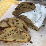 Φτιάξτε το κλασικό γερμανικό Stollen και γεμίστε το σπίτι με άρωμα Χριστουγέννων! Μαλακό, αρωματικό ψωμί με φρούτα και πλούσια γεύση.