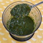 Φτιάξε τη διάσημη σάλτσα Τσιμιτσούρι στο σπίτι! Μια αρωματική πινελιά Αργεντινής που απογειώνει κάθε ψητό πιάτο.