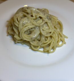 Μακαρονάδα Cacio E Pepe