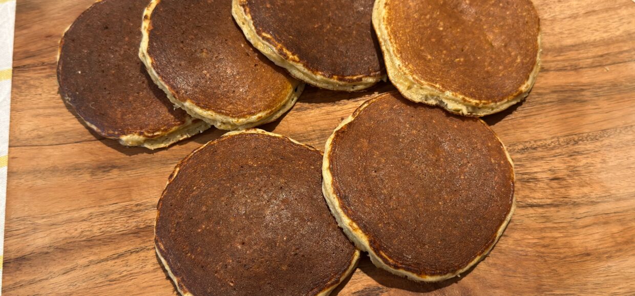 Πρωτεϊνικά pancakes που θα σε κάνουν να ξεχάσεις τη ζάχαρη! Μπανάνα, αυγό  και πρωτεΐνη. Το απόλυτο fitness πρωινό!