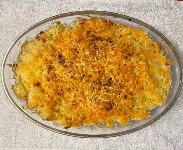 Μία απολαυστική εκδοχή του κλασικού mac and cheese, όπου τα μακαρόνια αντικαθίστανται από νιόκι πατάτας.